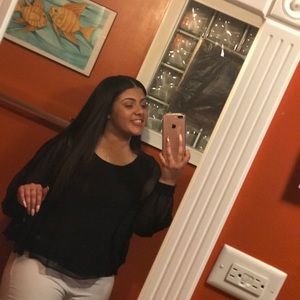 Meet your Posher, Taina